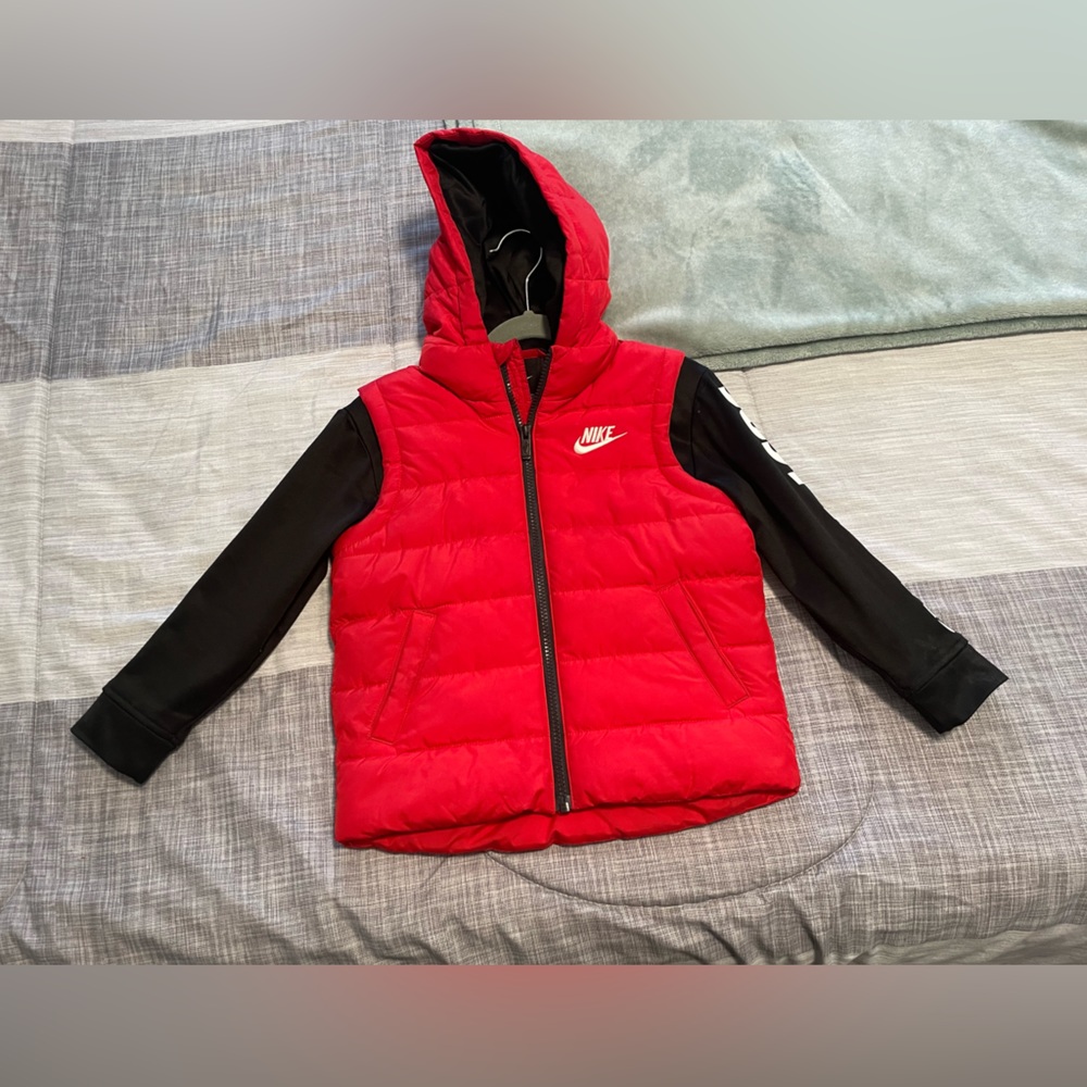 Red and black Nike boys jacket size 4/xs